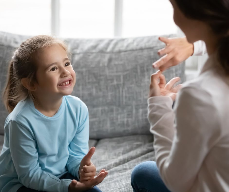 La Importancia de la Lengua de Señas en la Comunidad de Personas con Discapacidad Auditiva 2 Parrilla Septiembre 2023 1